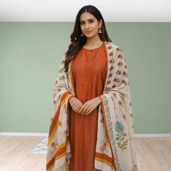 Women Solid Kurta with Printed Dupatta